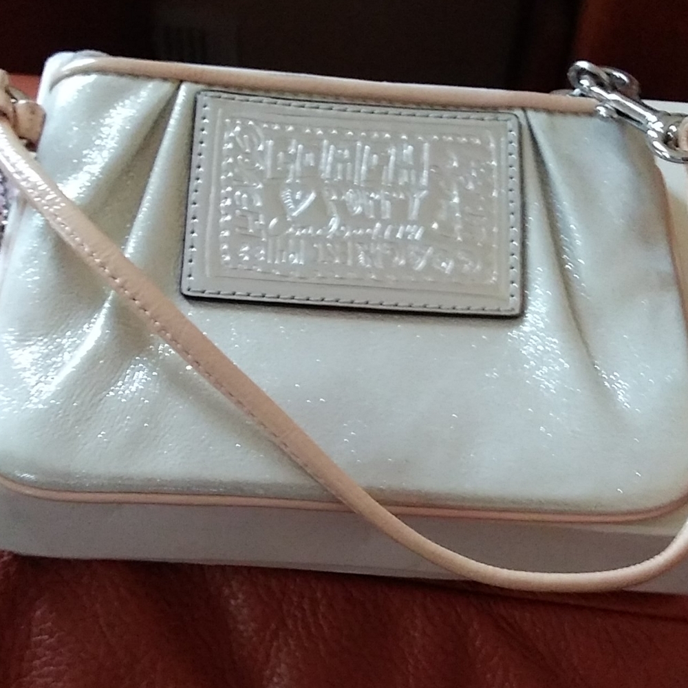 Coach poppy gold glitter wristlet